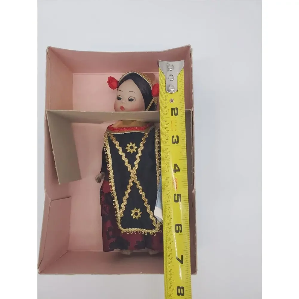 Madame Alexander Dolls - Indonesia 579